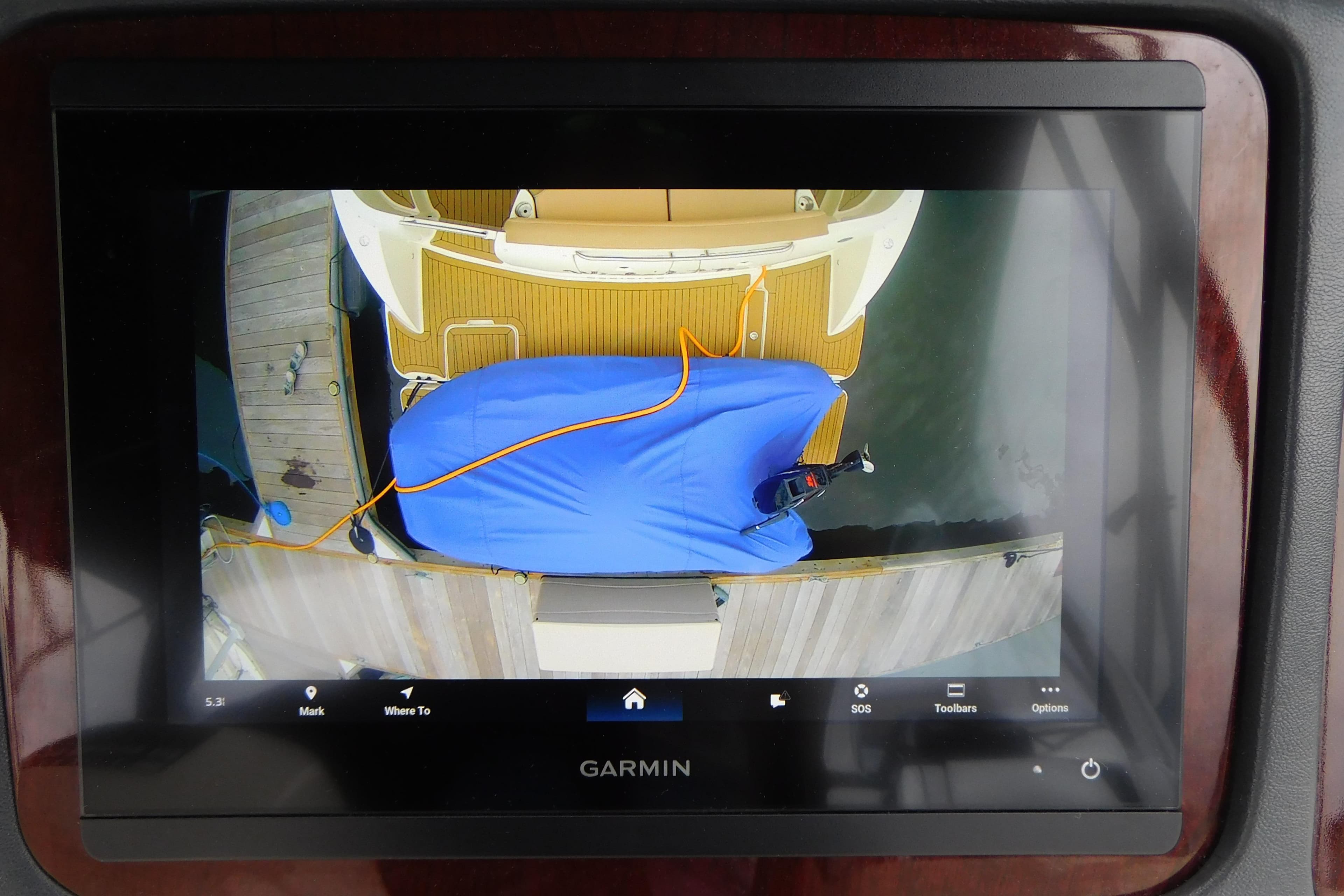 Overhead view of a 2009 Meridian 391 Sedan on a Garmin display.