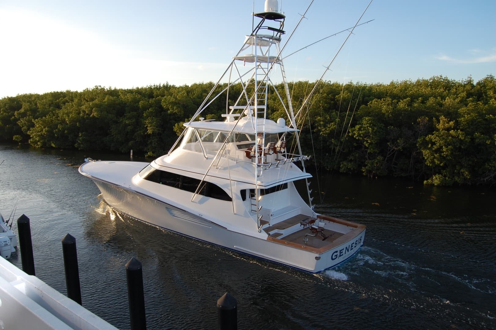 2021 Weaver 75 Convertible - Image 8