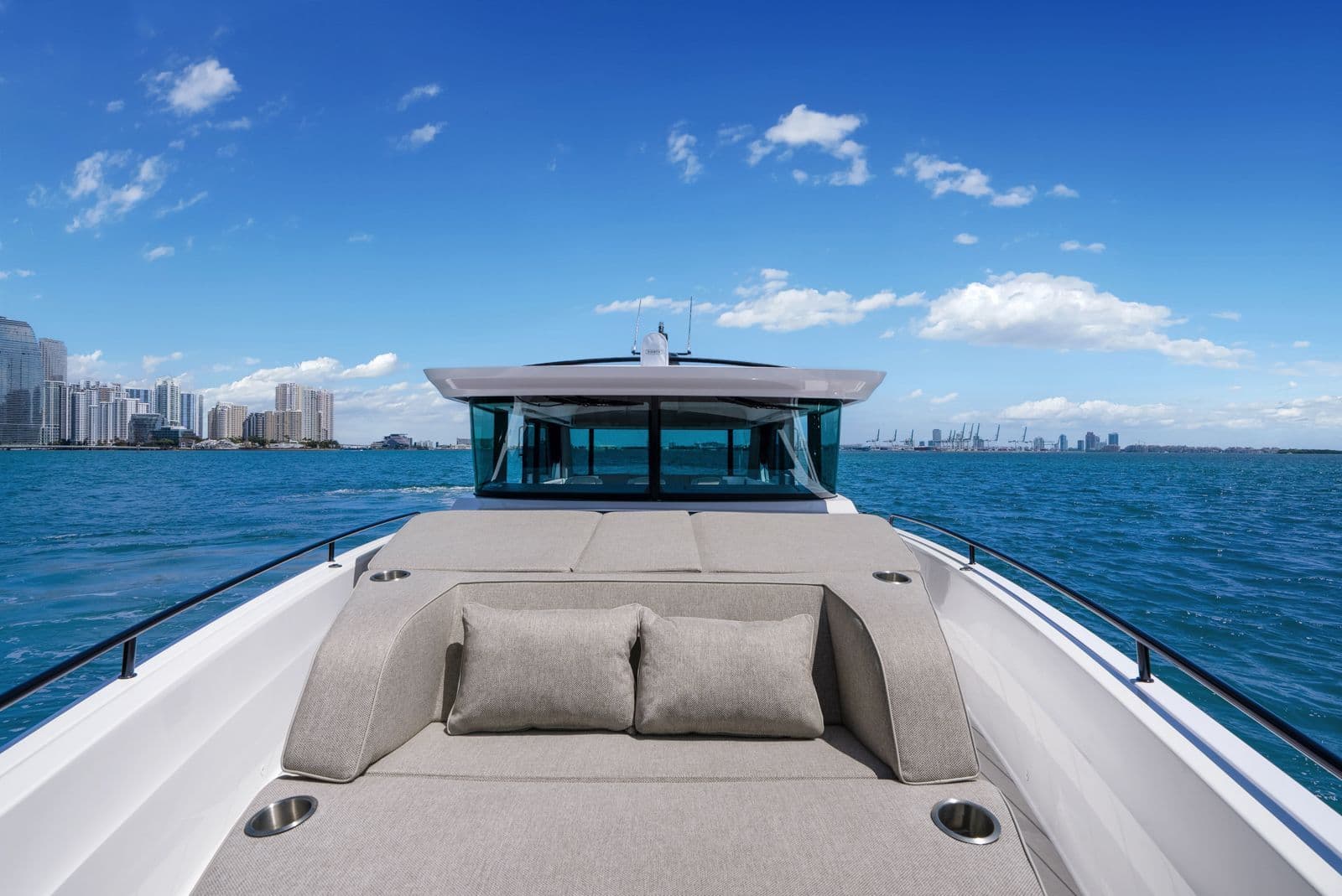 2023 Axopar 45 XC Cross Cabin - 17