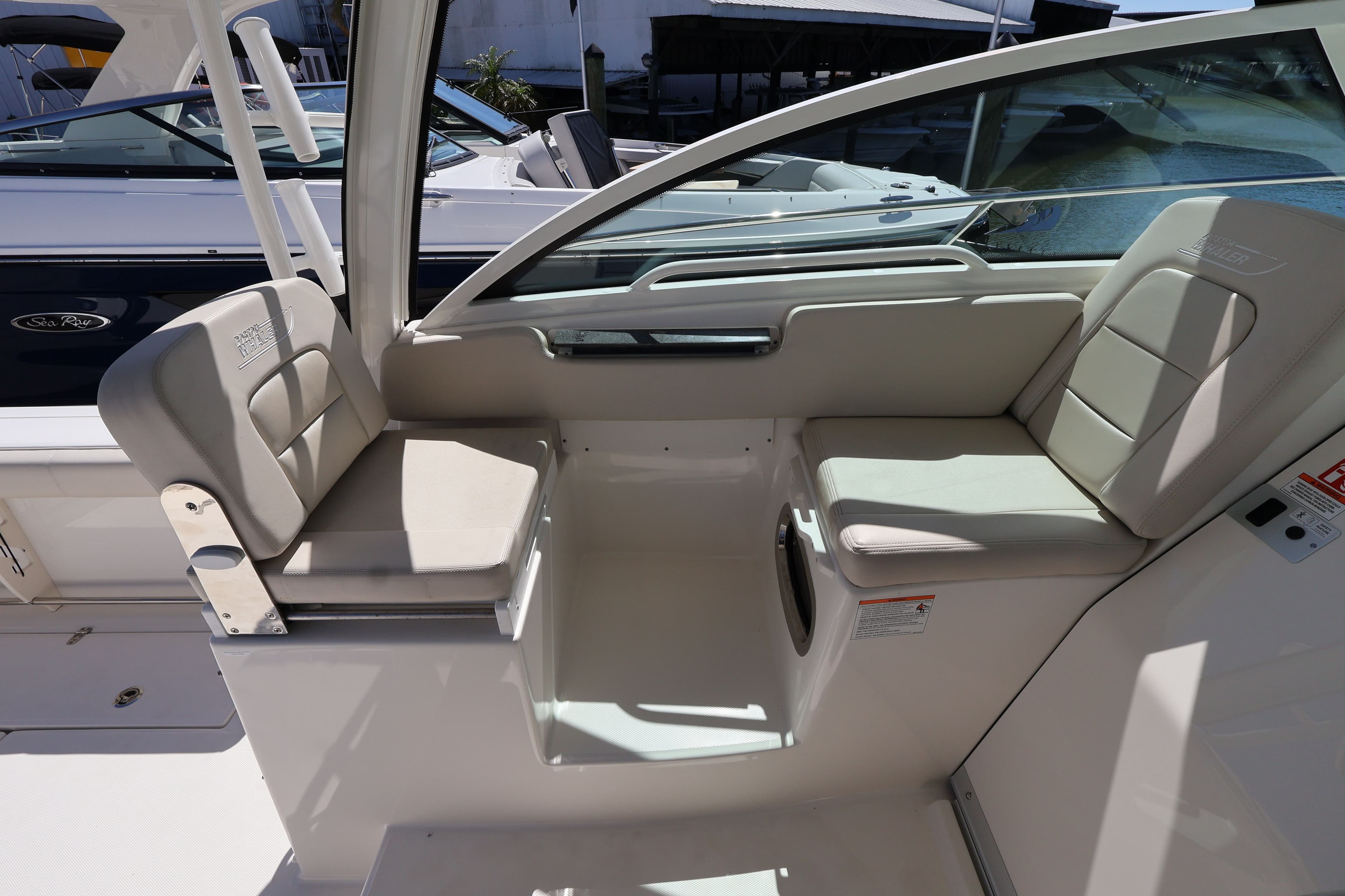 2026 Boston Whaler 285 Conquest - 16