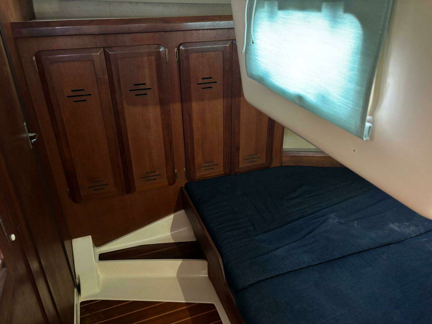 1996 Hunter 37.5 - Image 25