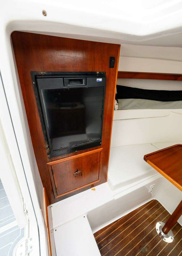 2008 Venture 39 Cuddy - Image 29