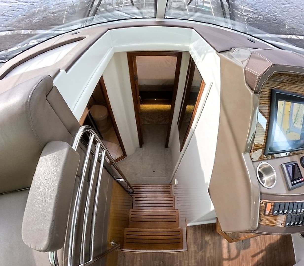 2016 Cruisers Yachts Cantius - Image 19