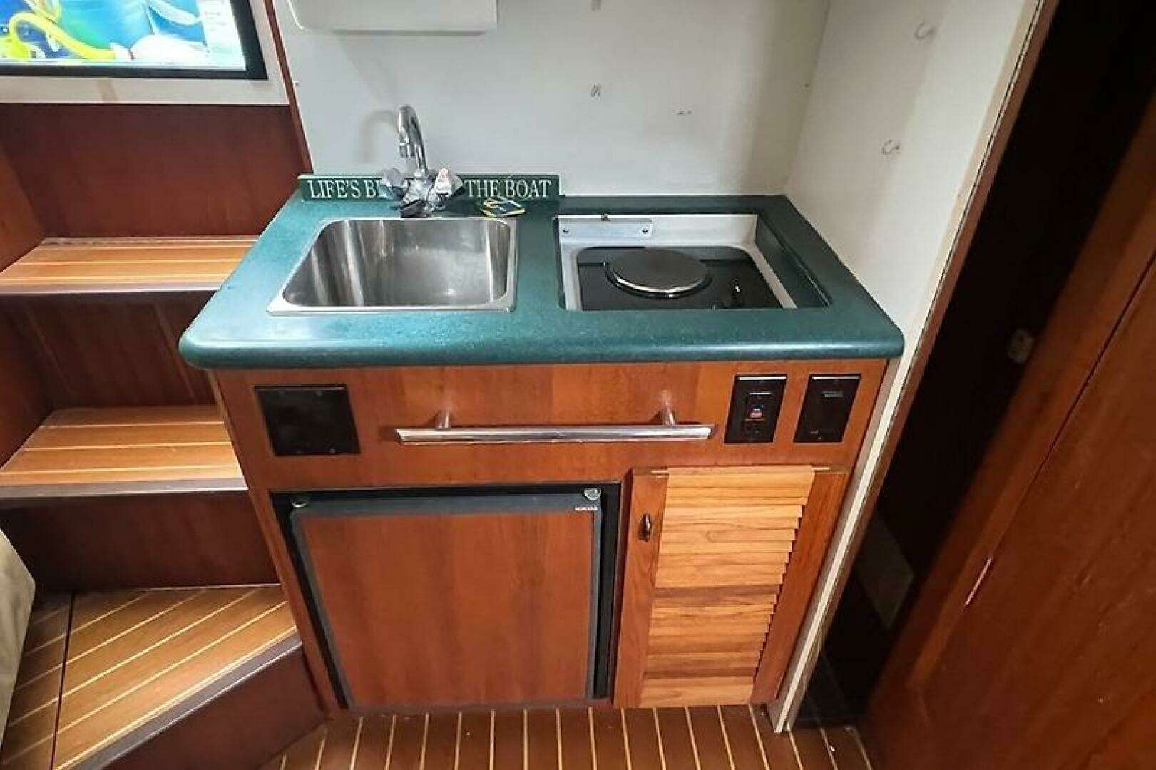 2001 Pursuit 3000 Offshore - Image 22