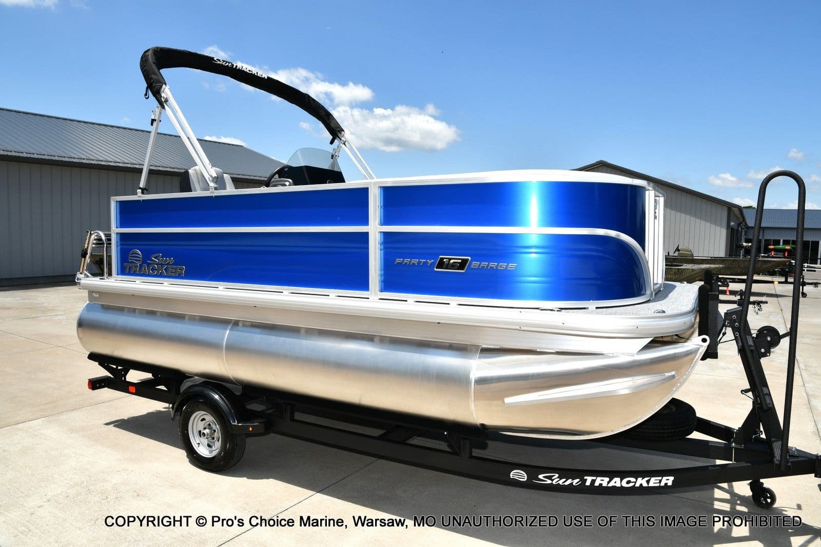 2026 Sun Tracker Party Barge 16 - 49