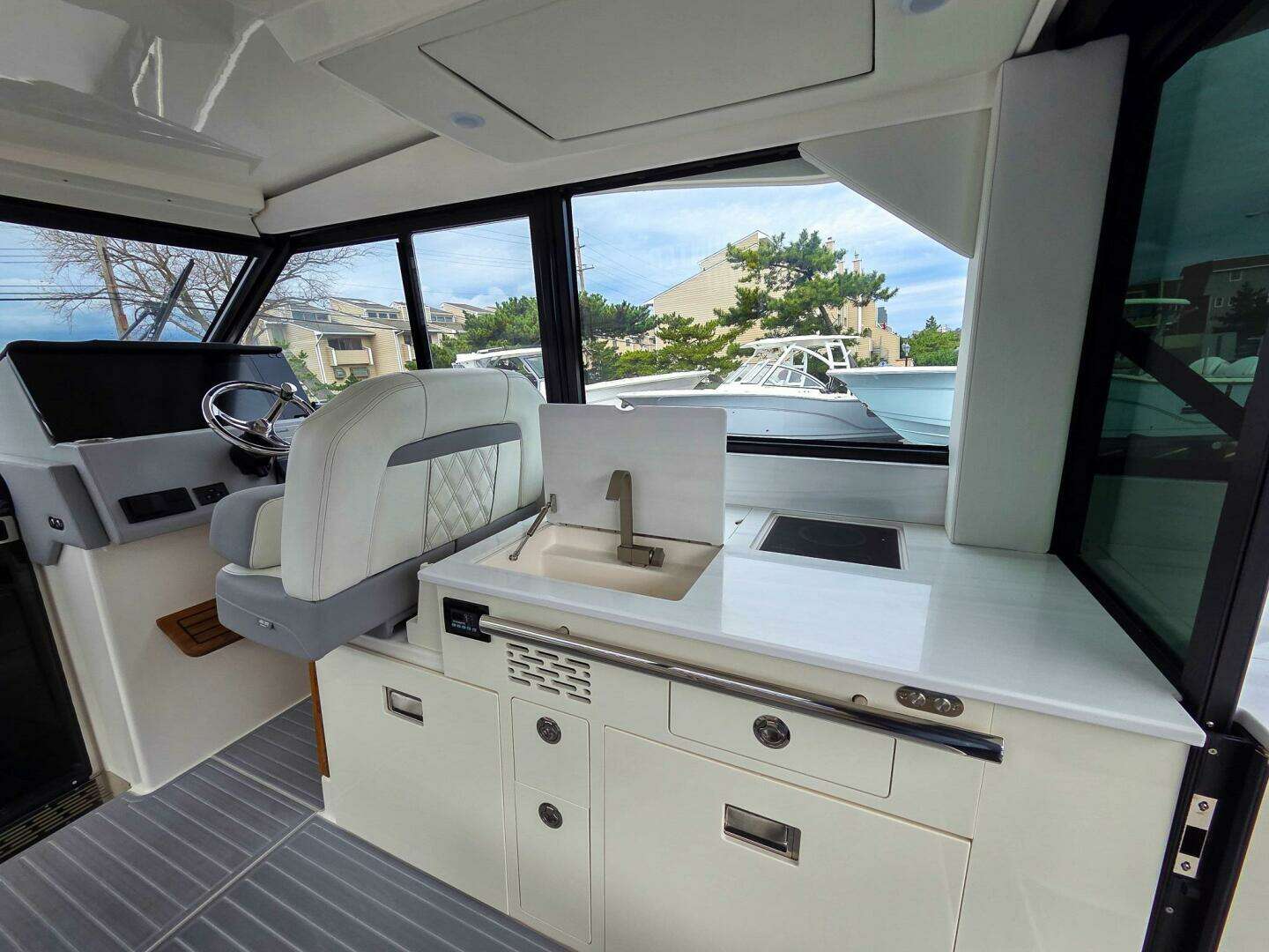 2026 Regal 36 XO - Image 13