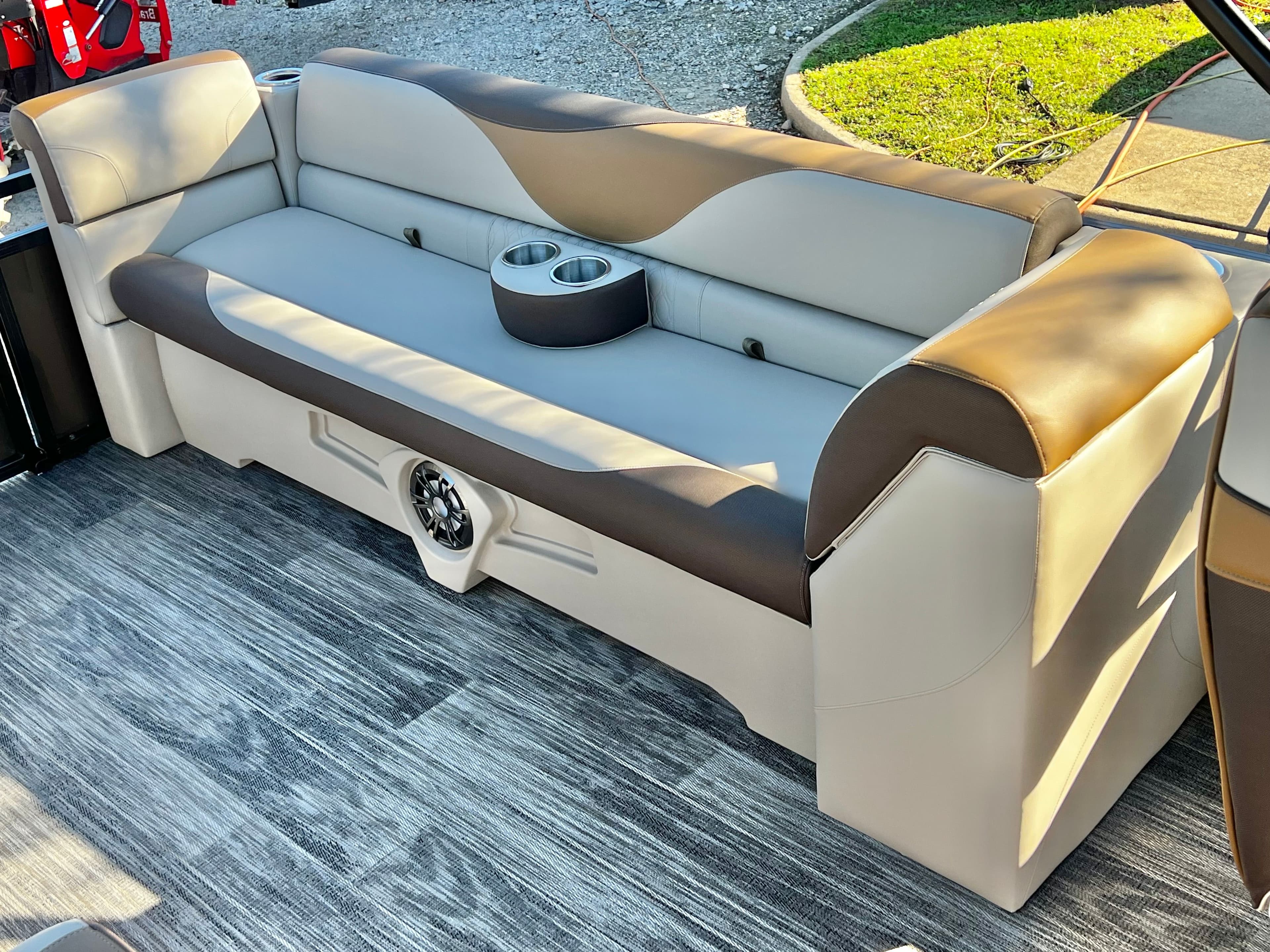 2026 Avalon Venture 85 25' Quad Lounge Triple-Toon - IN STOCK - 15