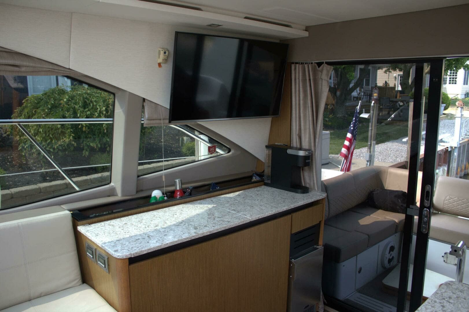 2017 Sea Ray 460 Sundancer - Image 21