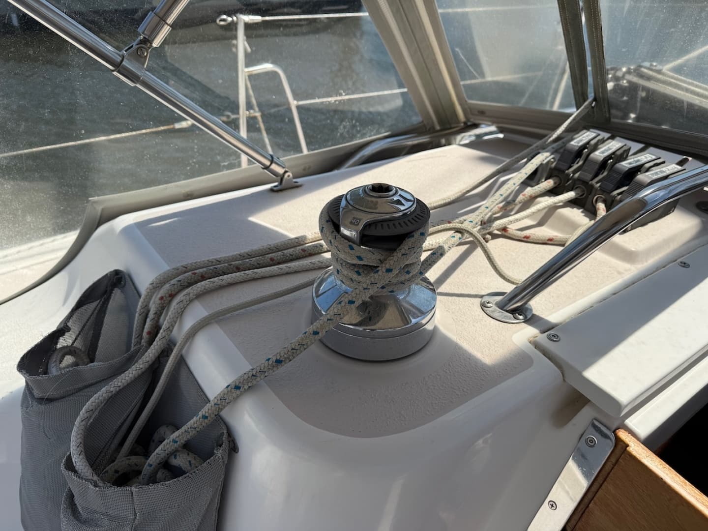 1998 Catalina 380 - Image 23
