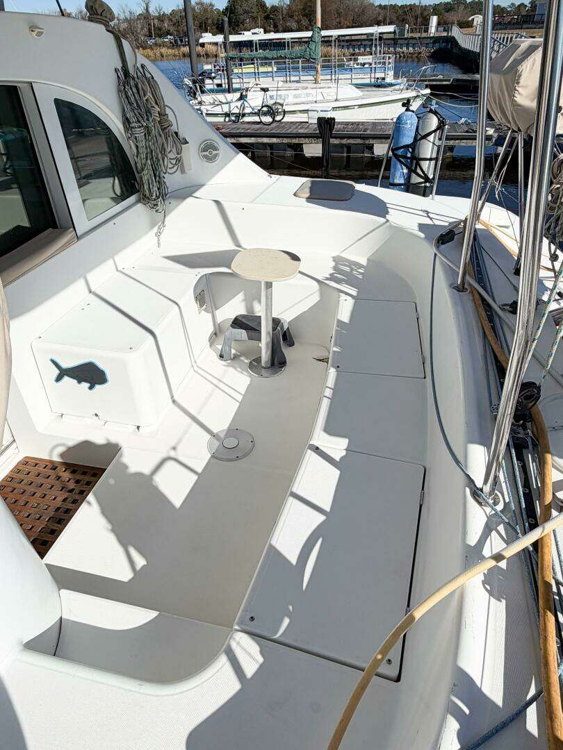 2005 Lagoon 380S - Image 11