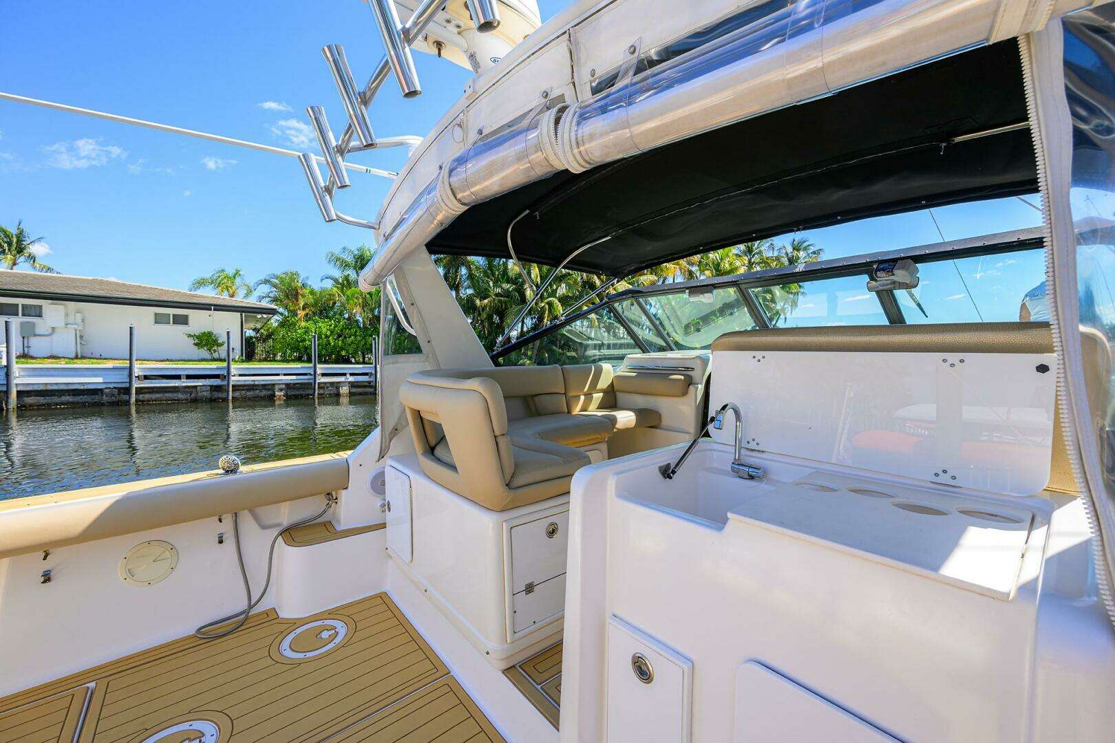 2002 Tiara Yachts 3100 LE - Image 25
