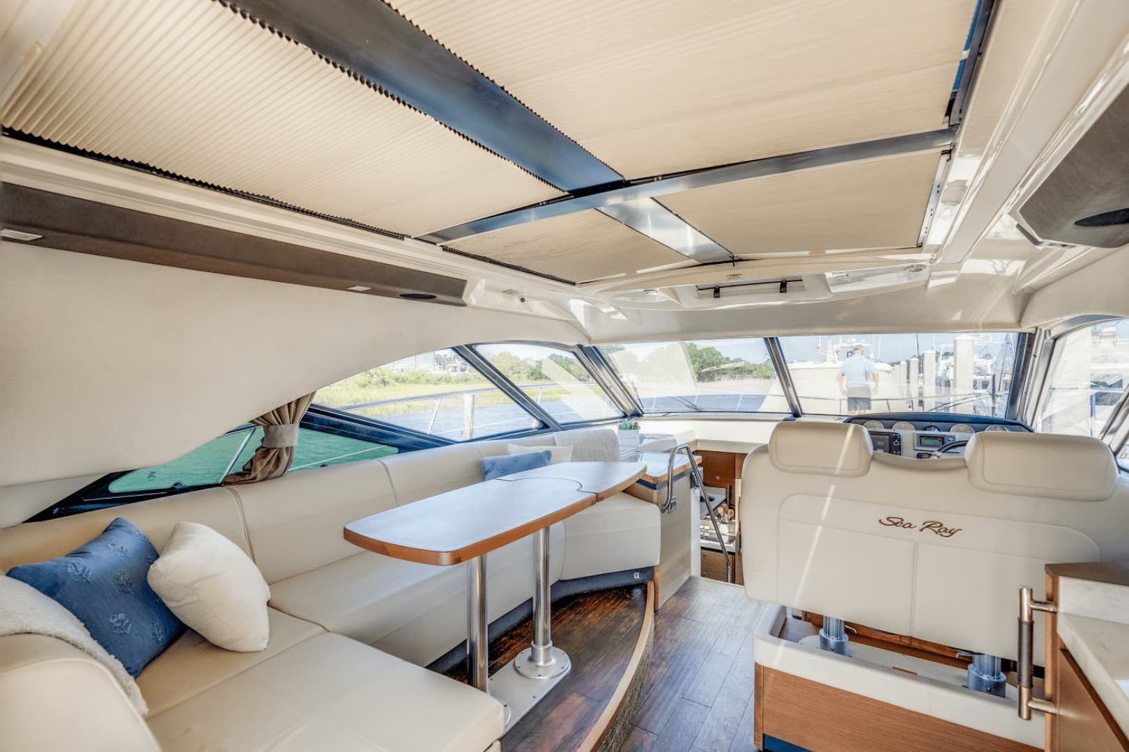 2013 Sea Ray 510 SUNDANCER - Image 60
