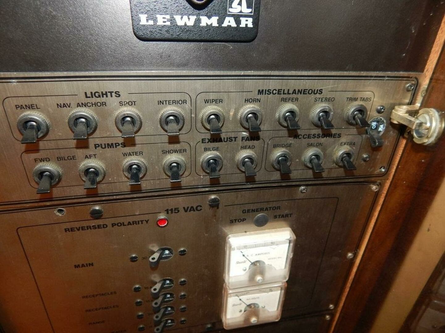 1983 Carver Mariner 2897 - Image 15