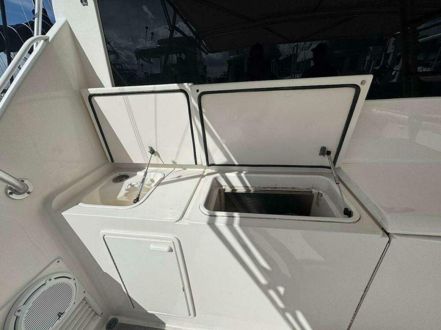 2000 Ocean Yachts 48 Convertible - Image 15
