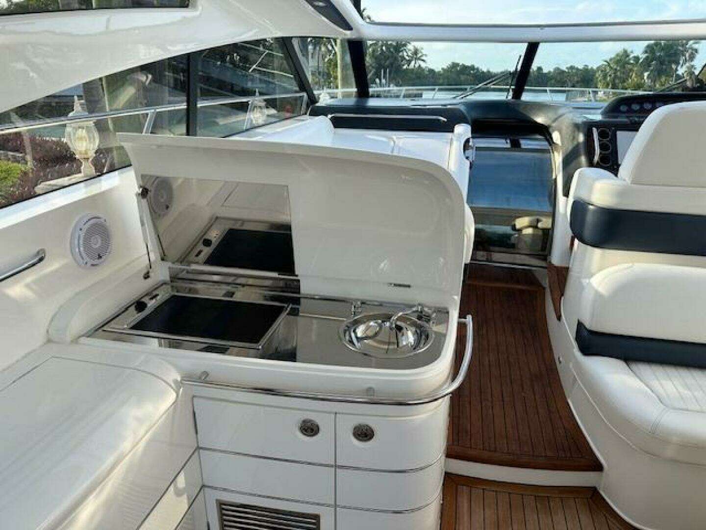 2006 Viking Princess 58V - Image 10