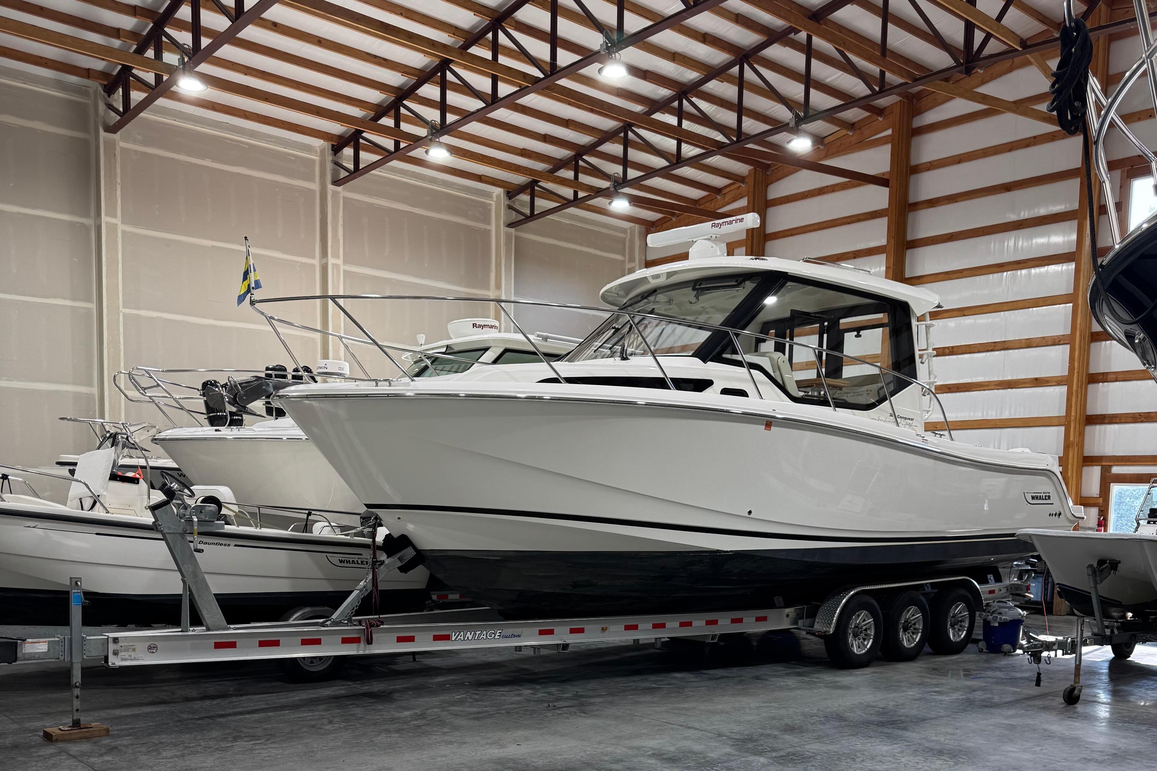 2022 Boston Whaler 325 Conquest Pilothouse