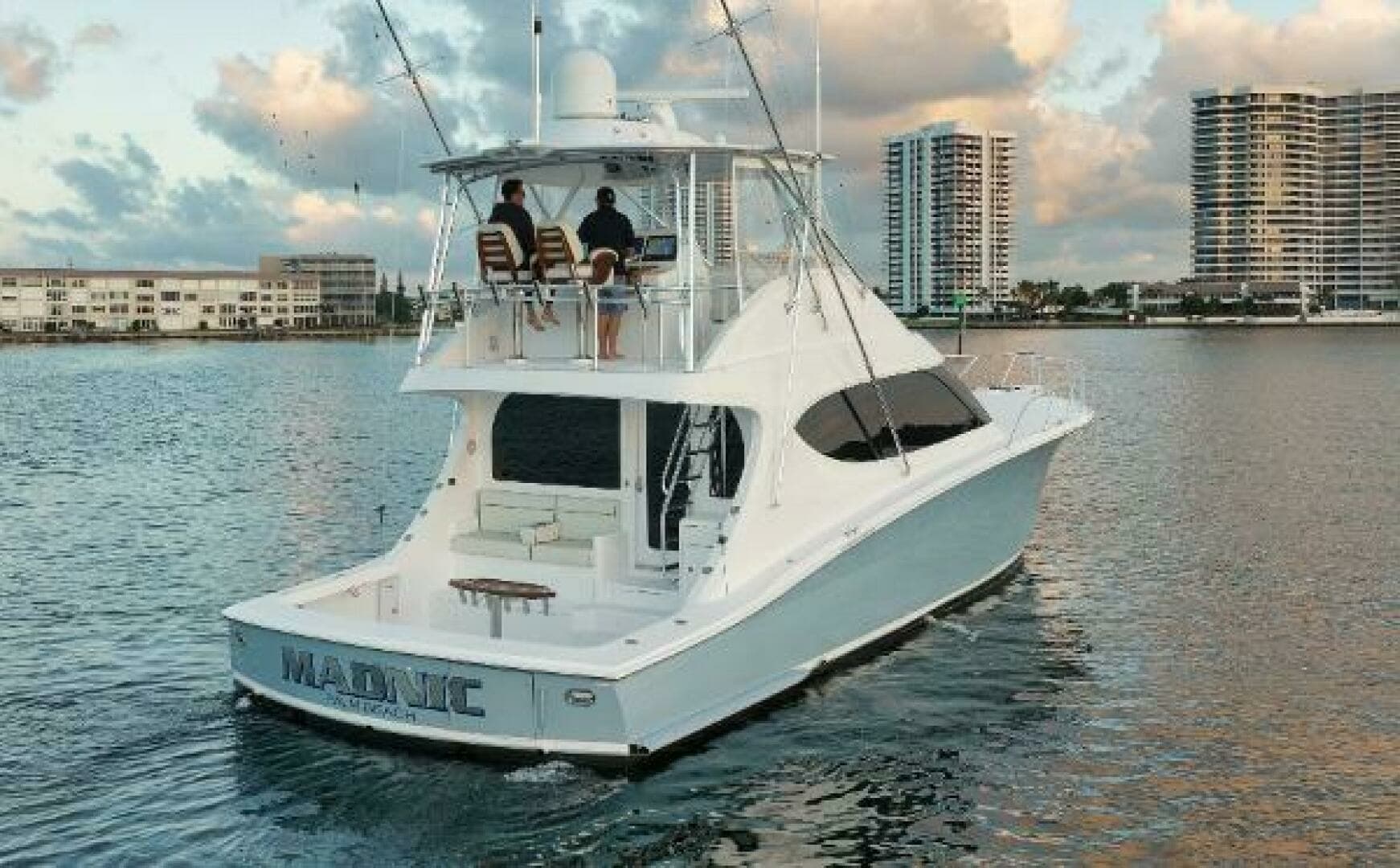 2018 Hatteras GT54 - Image 3