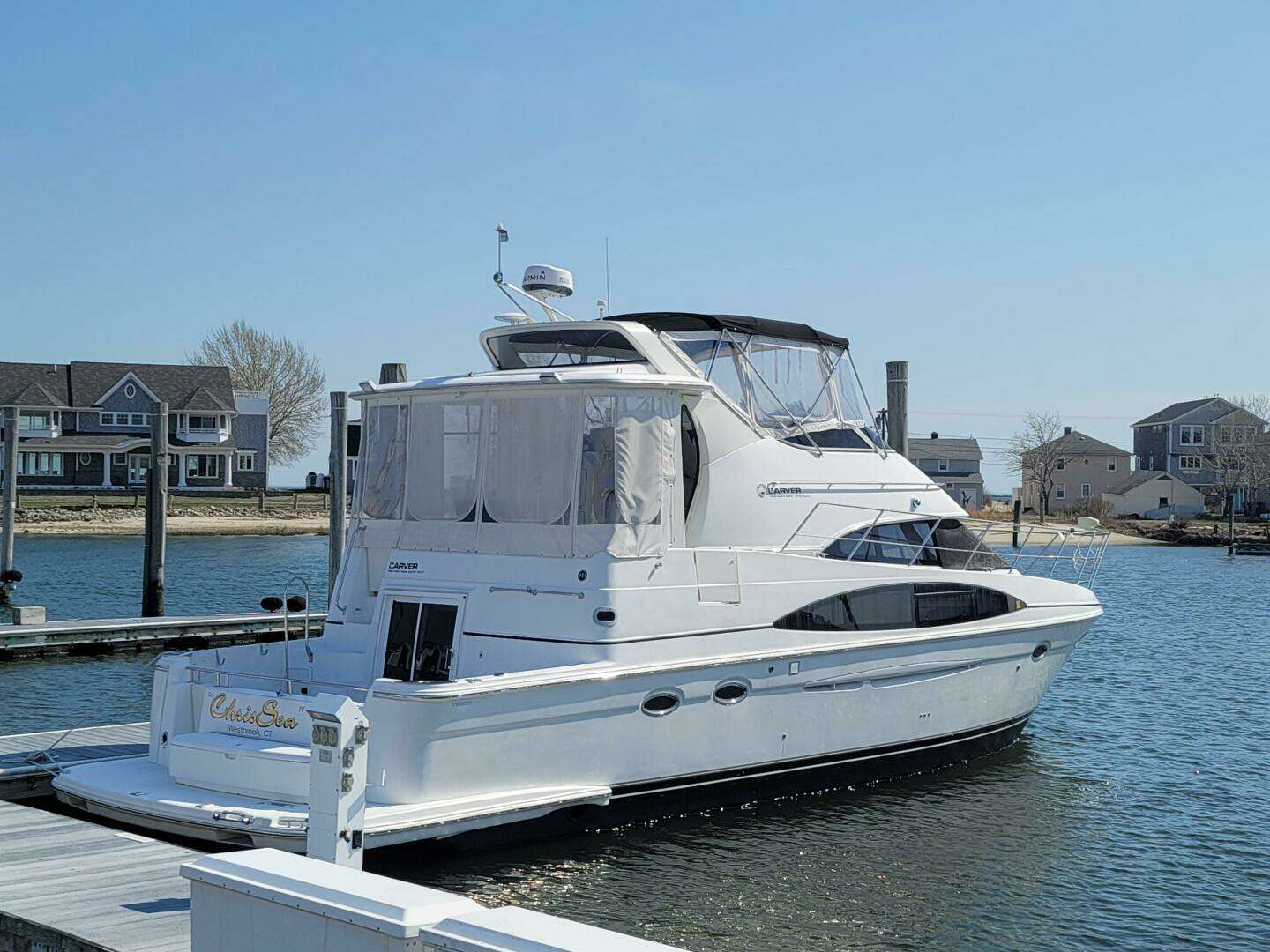 2002 Carver 444 Cockpit Motor Yacht - Image 2