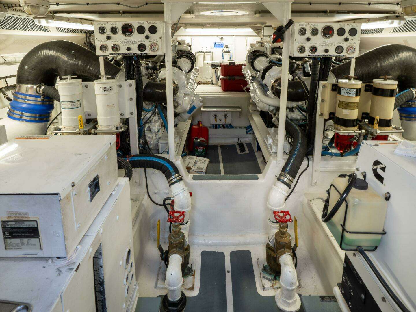 1998 Viking 58 Convertible - Image 40