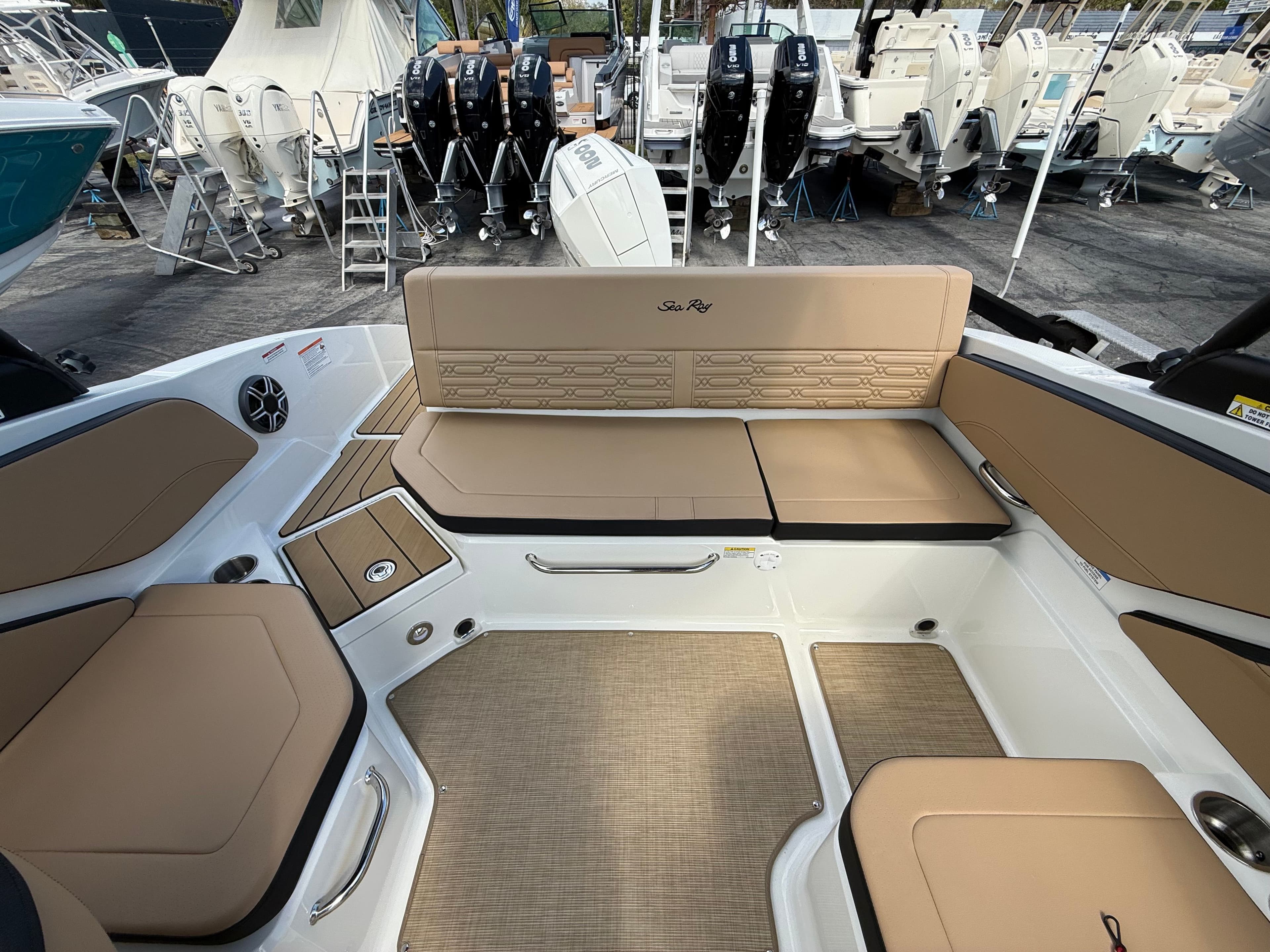 2026 Sea Ray SPX 210 Outboard - 14