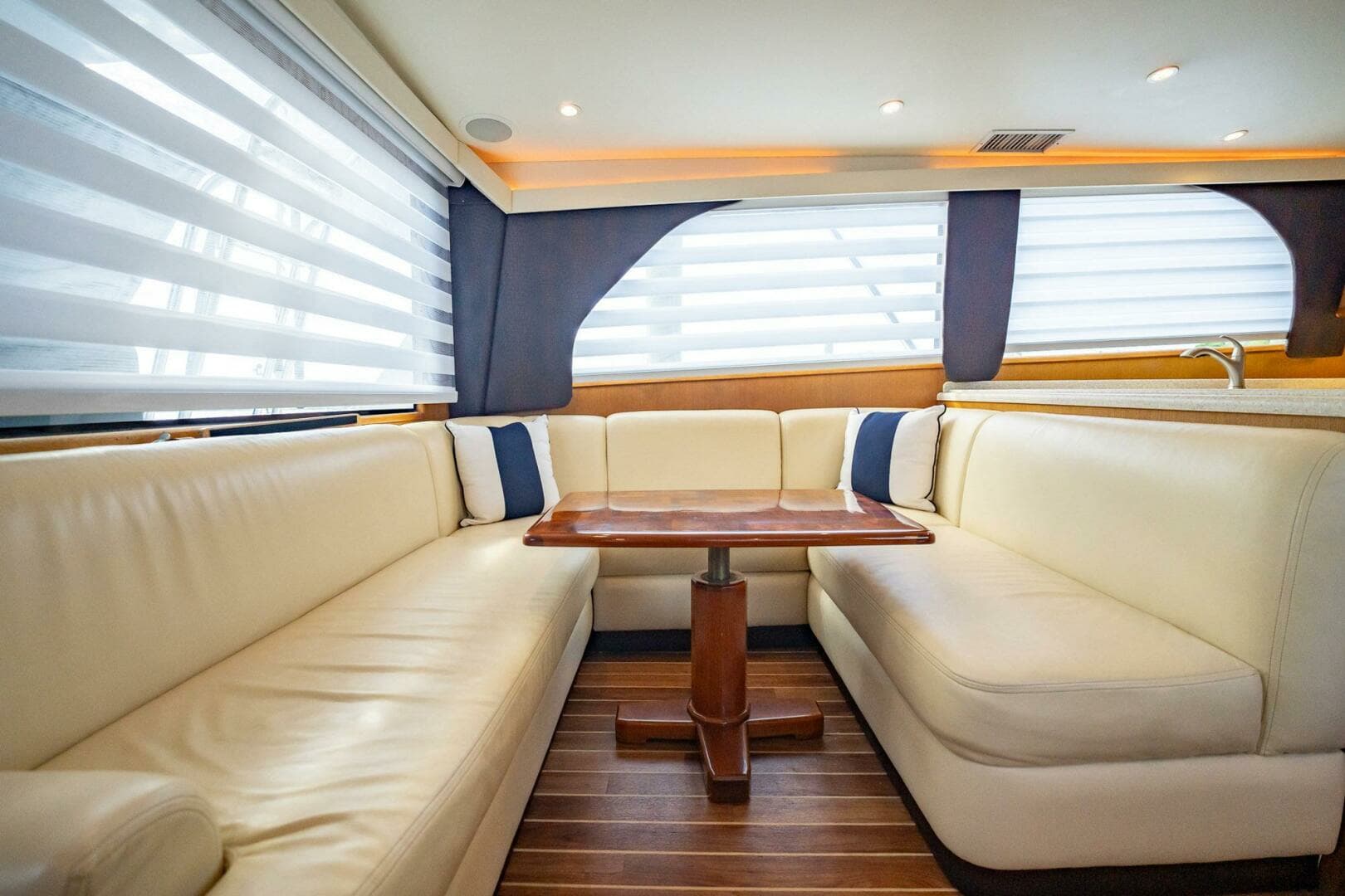 2000 Viking Conv Sport Fisher - Image 8