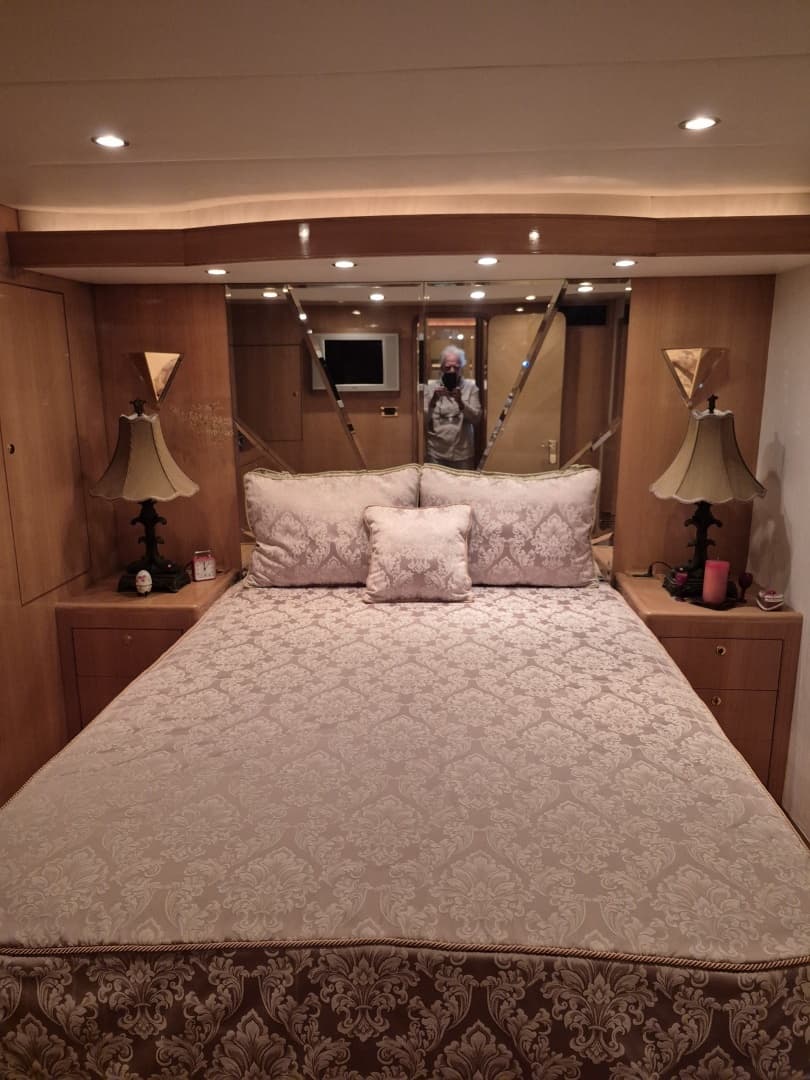 2006 Altima Motor Yacht - Image 17