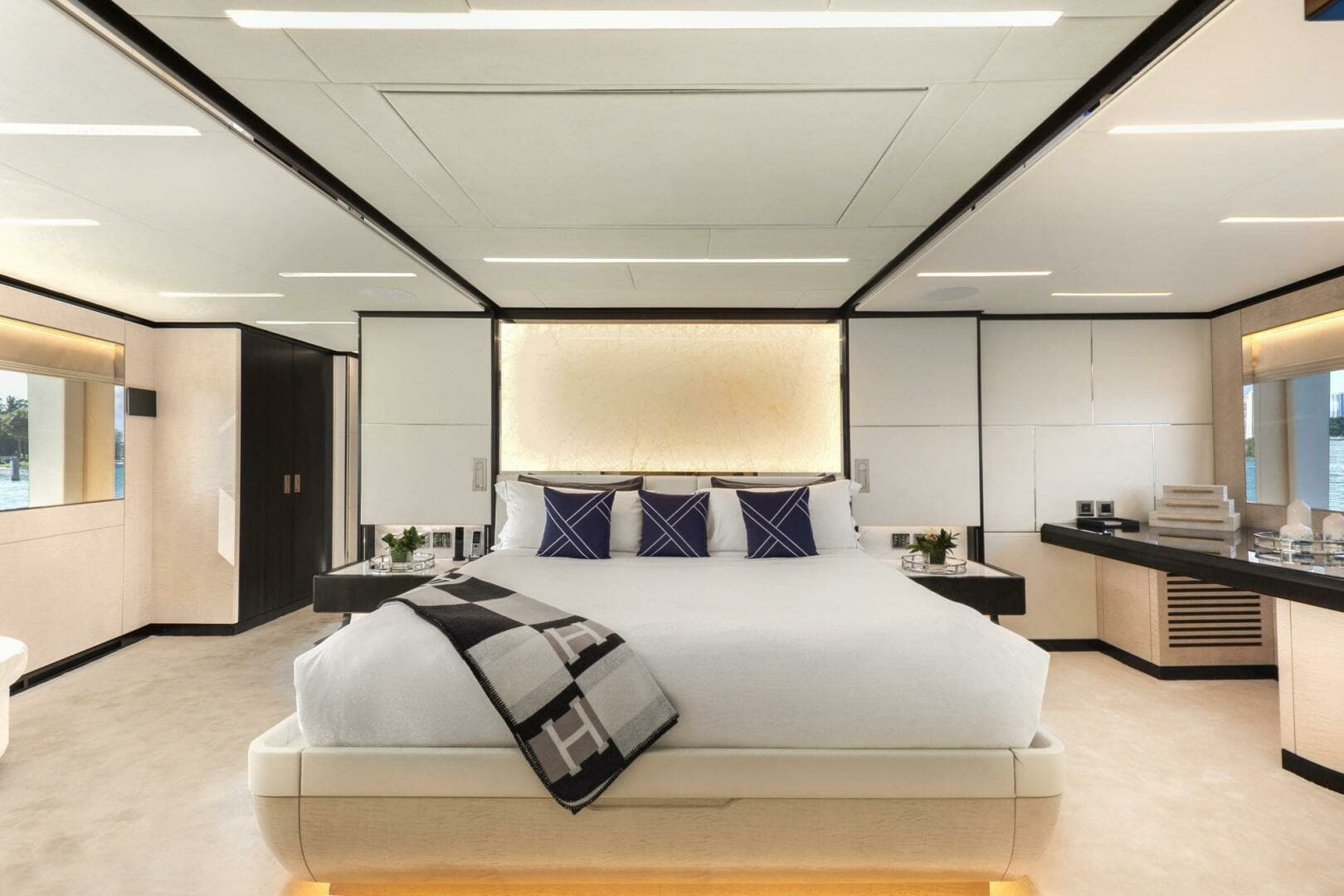2022 Majesty Yachts 120 - Image 10