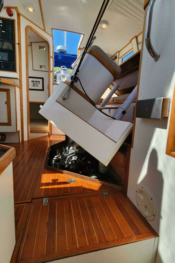 2004 Dudley Dix Jacobs Bros 43 Pilot - Image 44