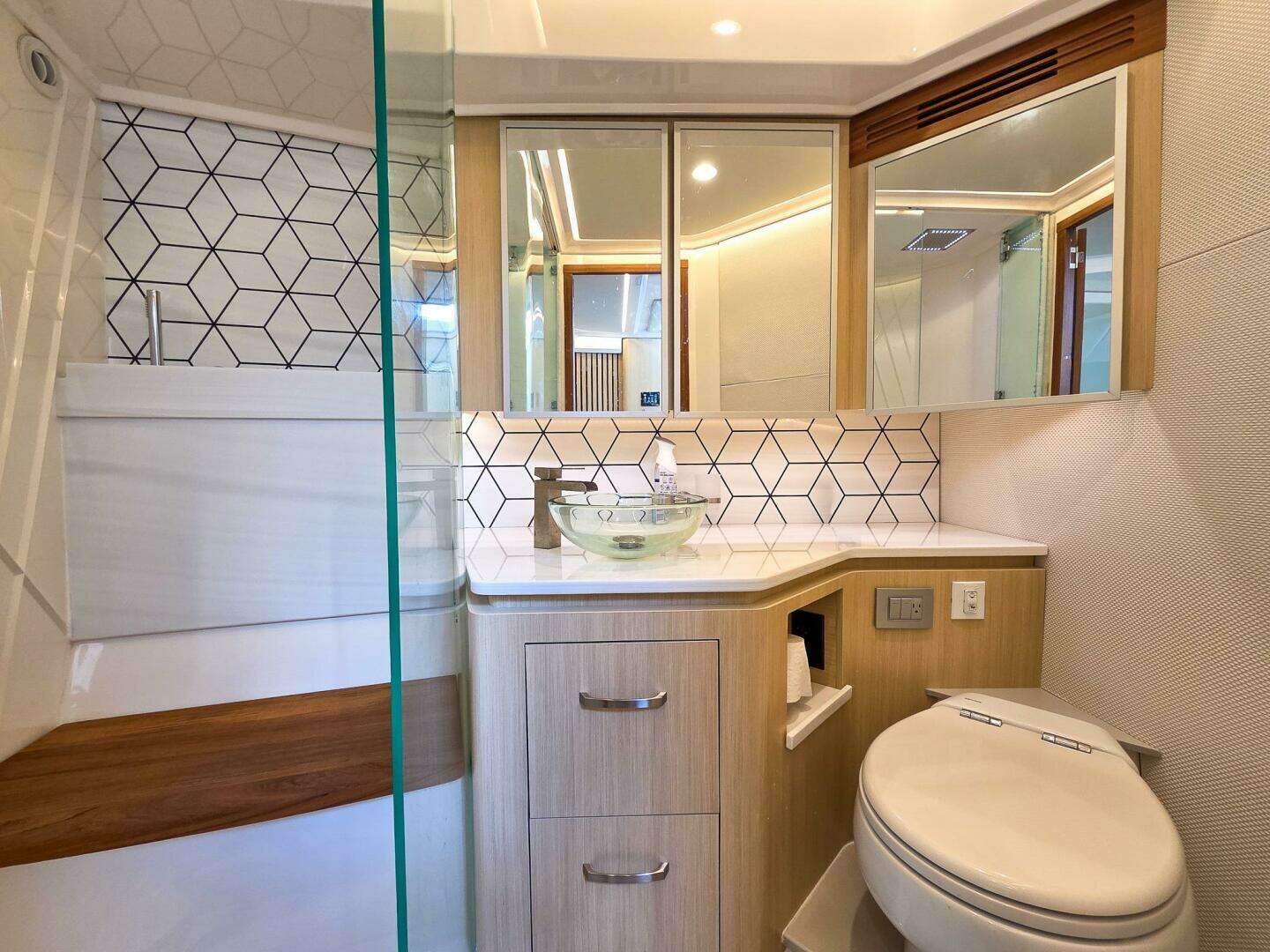 2025 Regal 50 SAV - Image 50