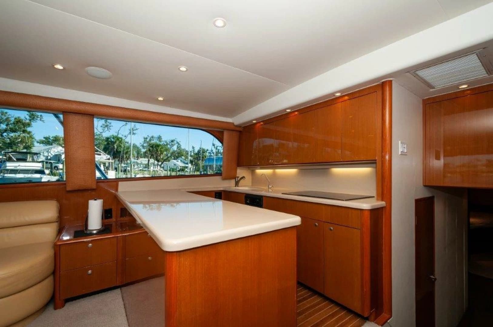 2001 Viking 61 Convertible - Image 6
