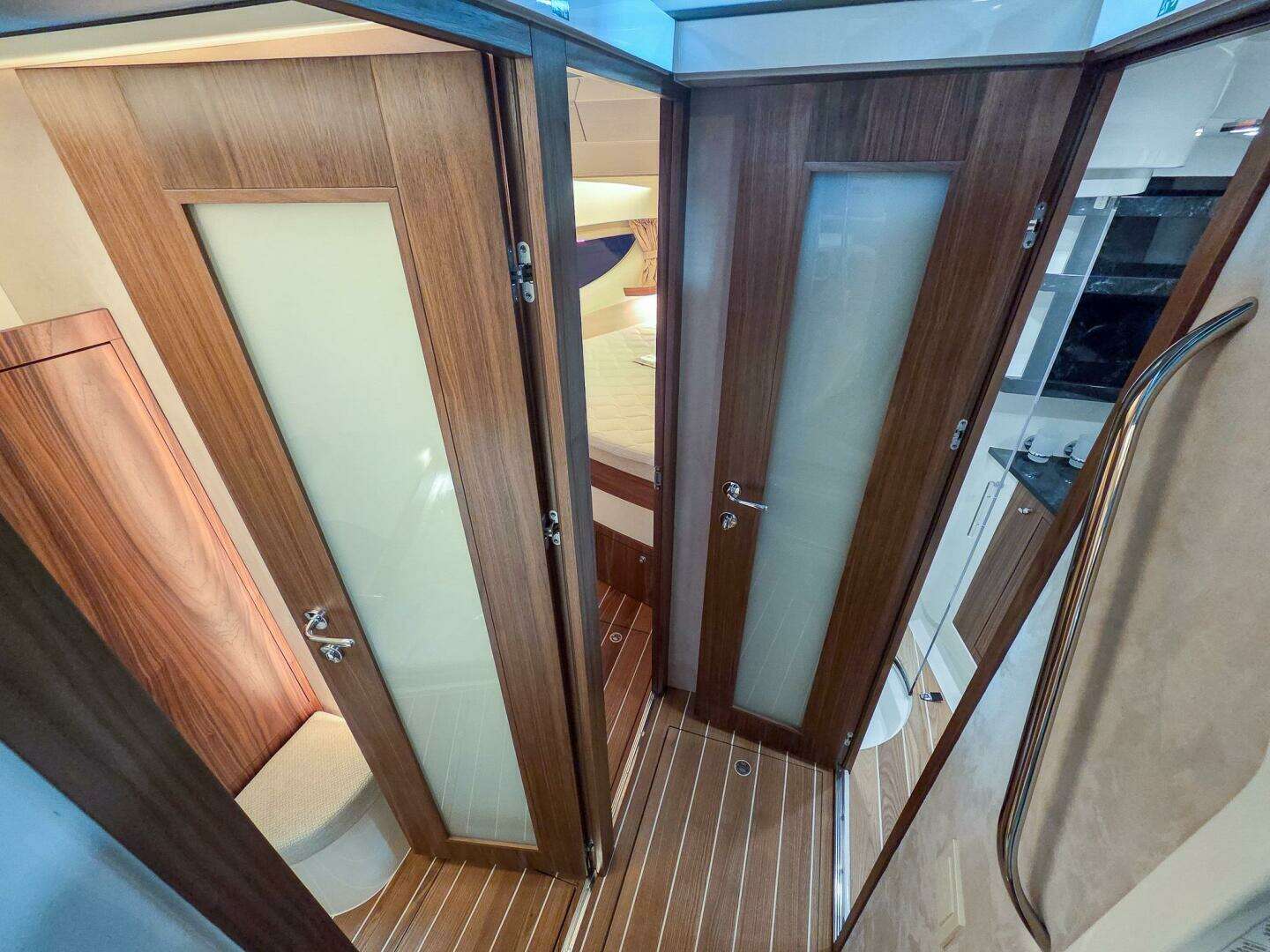 2026 Marex 330 Scandinavia - Image 16