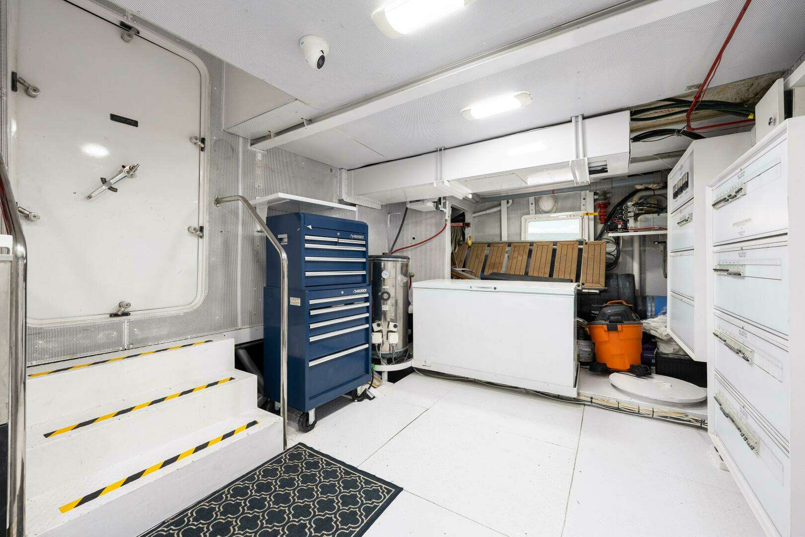 1996 Palmer Johnson TRI-DECK FB - Image 135