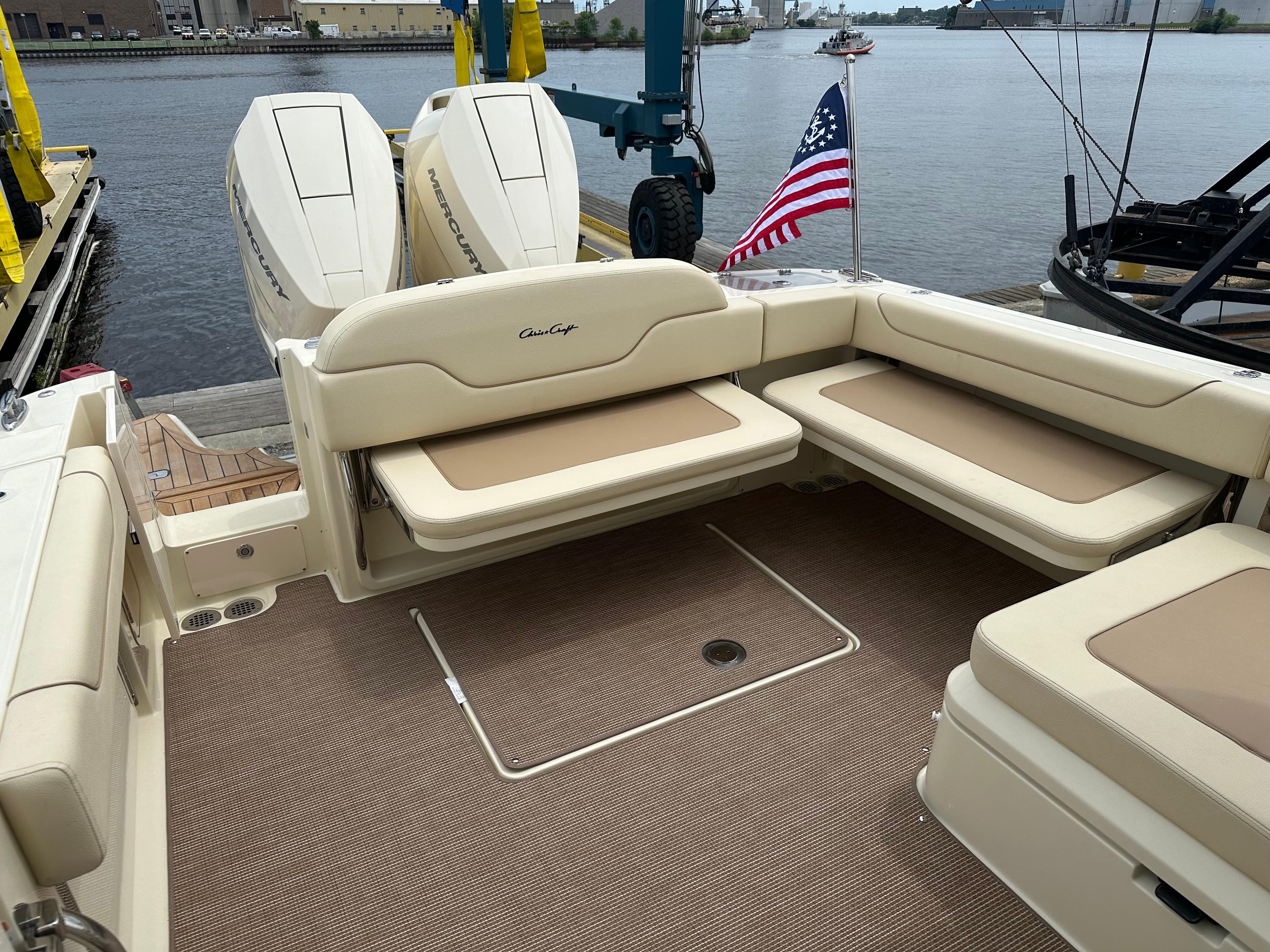 2025 Chris-Craft Calypso 32 - 38