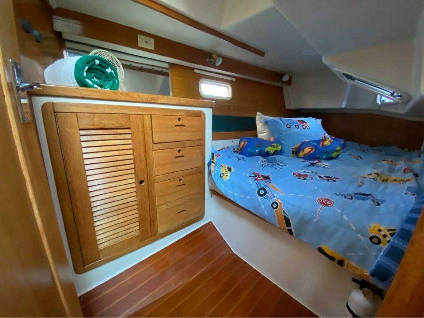 1998 Catalina 42 - Image 10