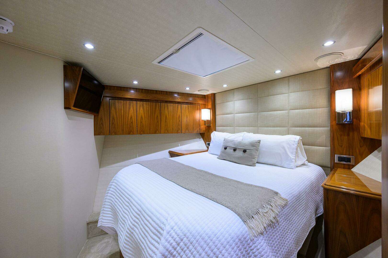 2017 Viking 92 Enclosed Bridge - Image 55