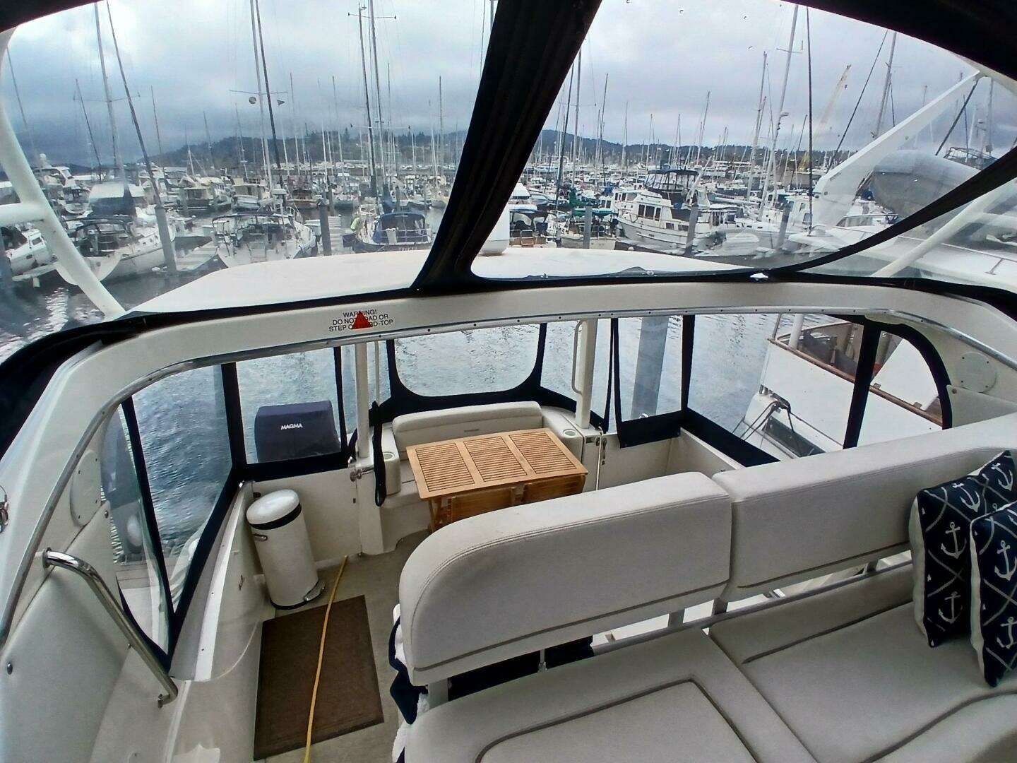 2006 Silverton 35 Motor Yacht - Image 9