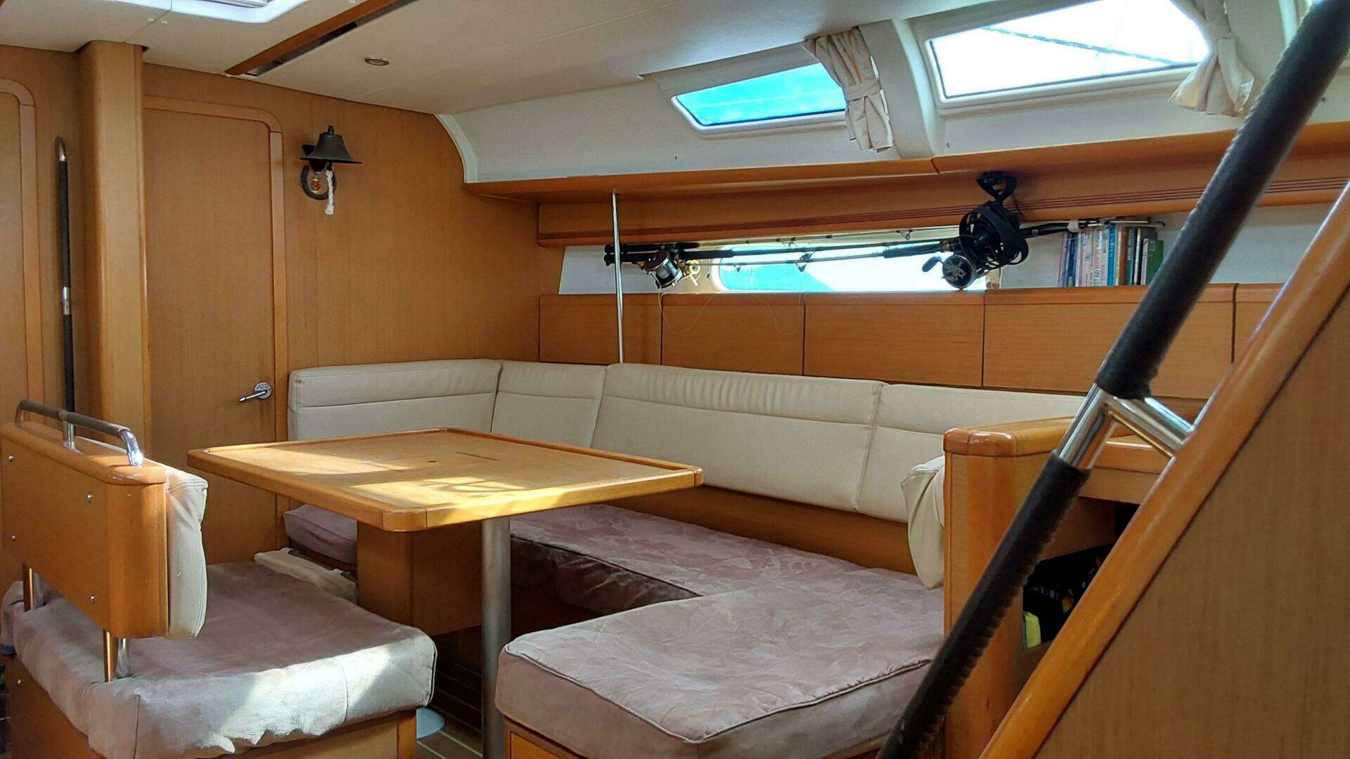 2011 Jeanneau 44i - Image 13