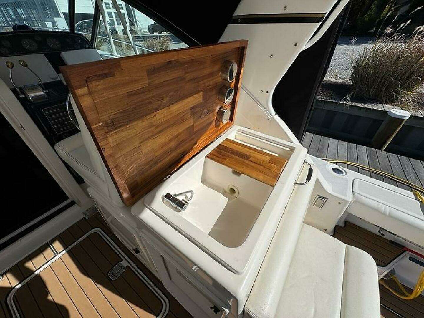 2000 Tiara Yachts 3500 Open - Image 12