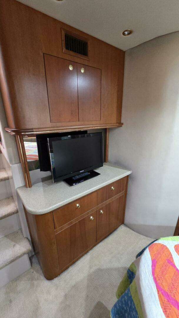 2000 Cruisers Yachts 4450 Express Motor Yacht - Image 61