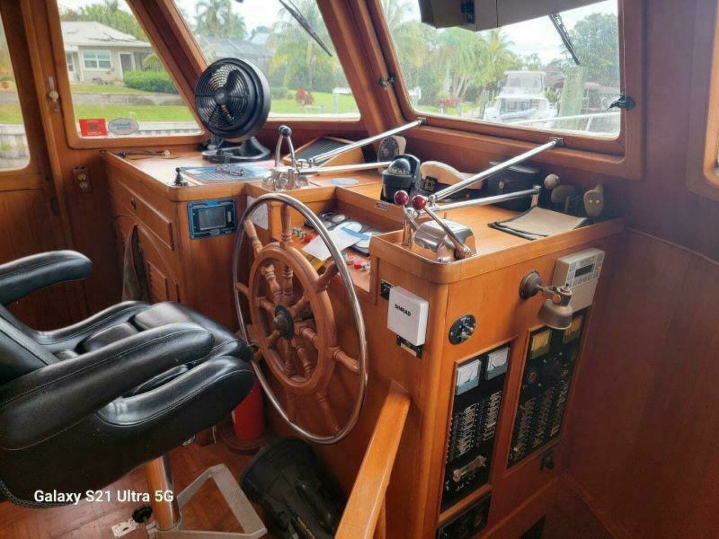 1987 Marine Trader Wide Body - Image 30