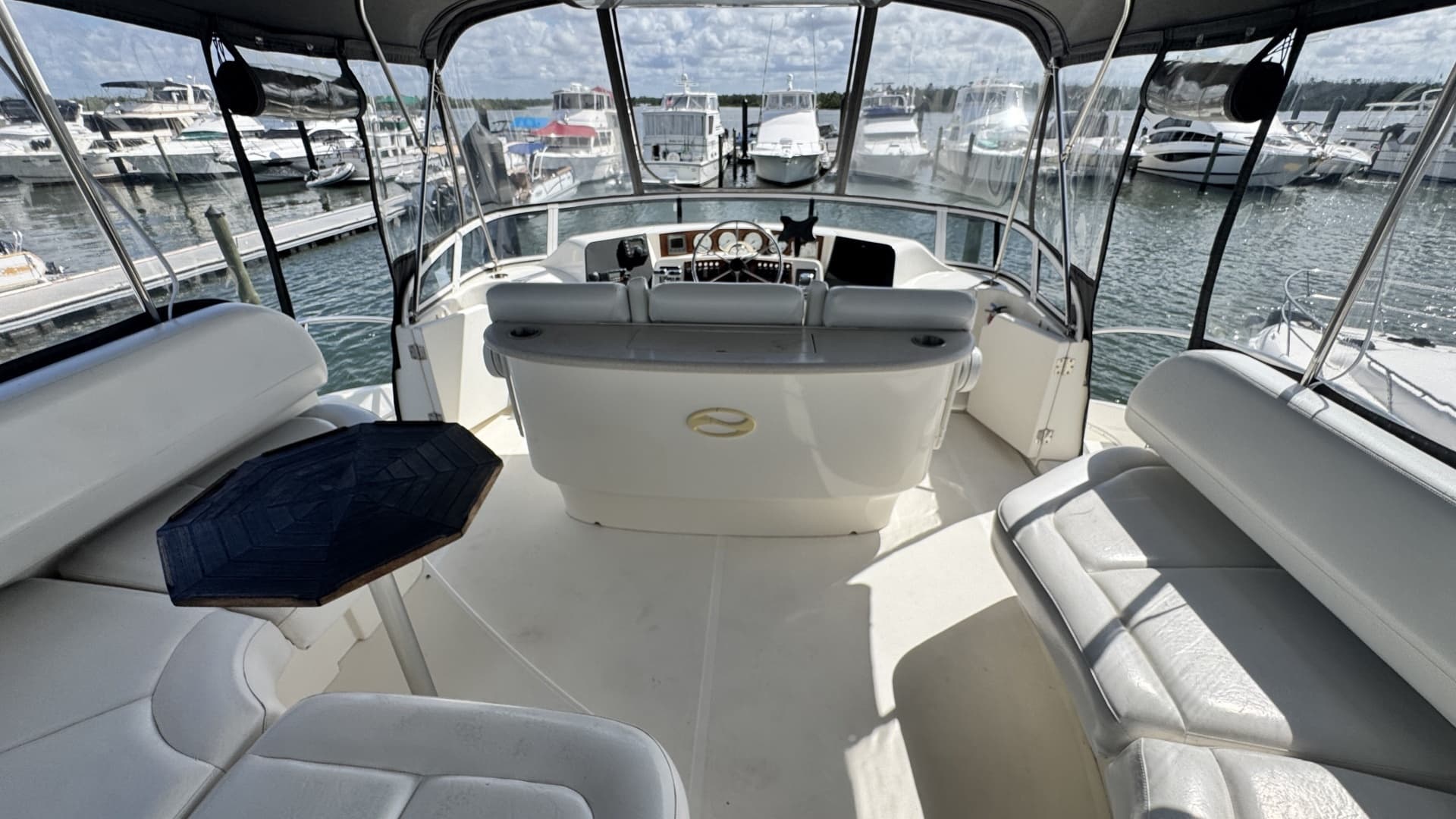 2003 Silverton 43 Motor Yacht - Image 15