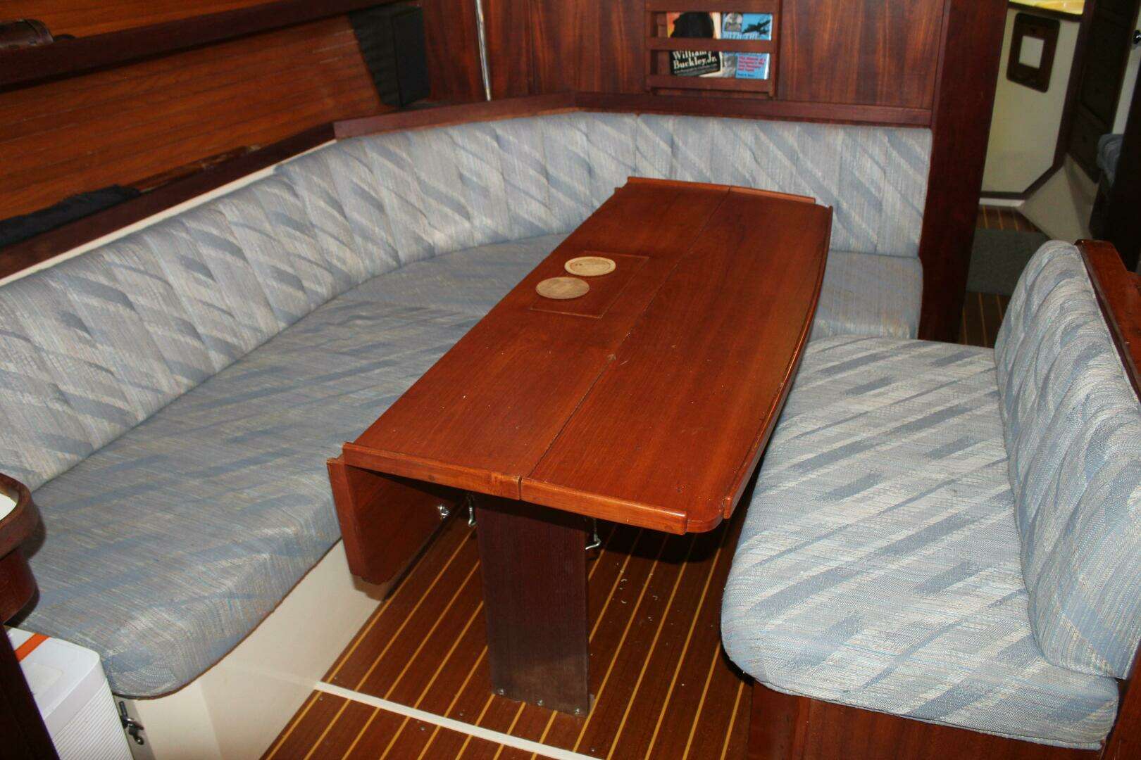 1990 Catalina 42 - Image 9