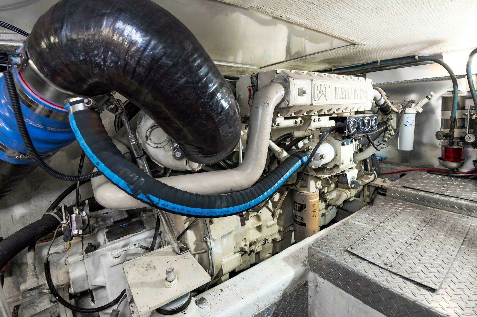 2000 Ocean 48 Supersport - Image 43