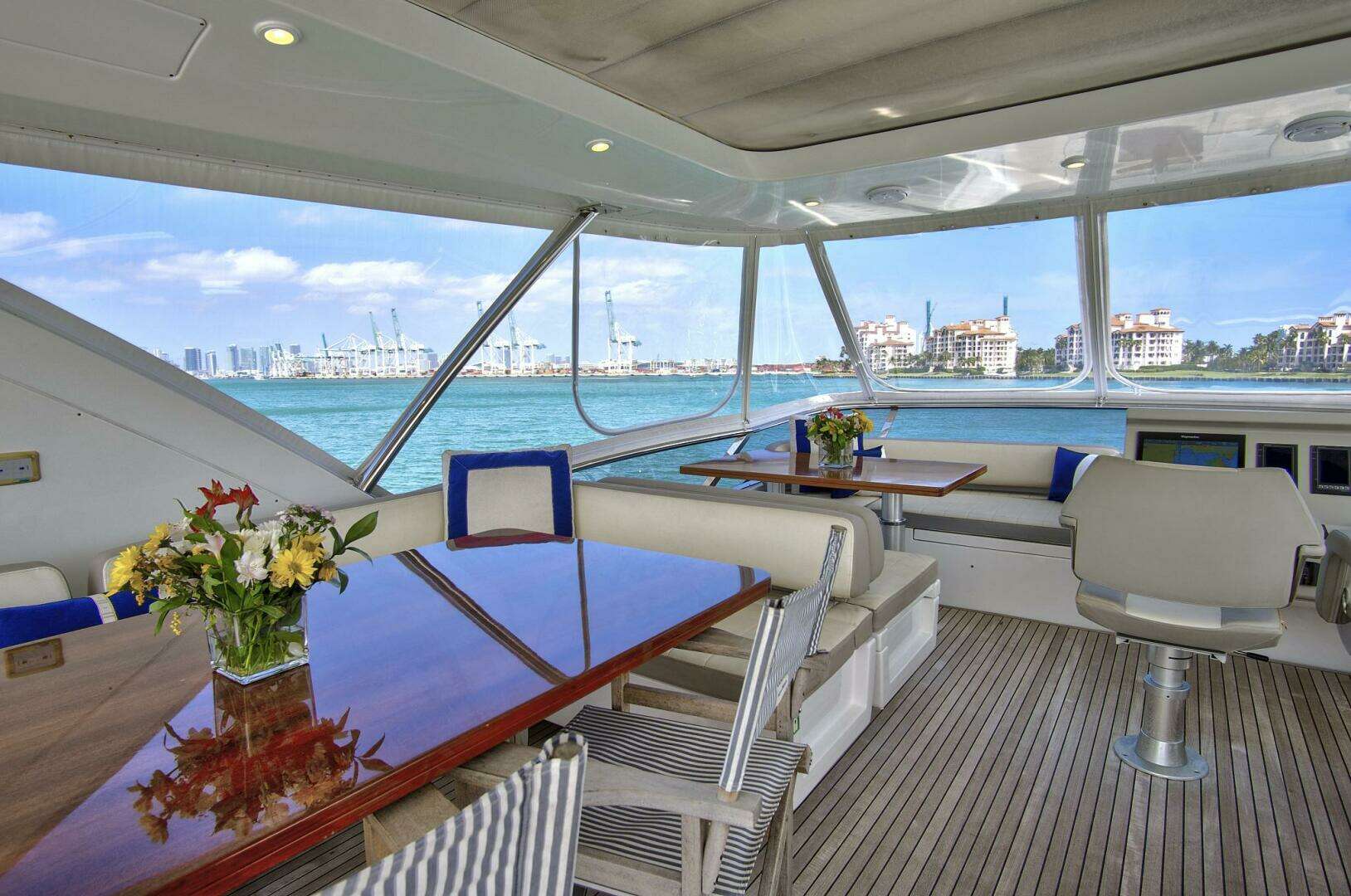 2017 Azimut 72 Flybridge - Image 17