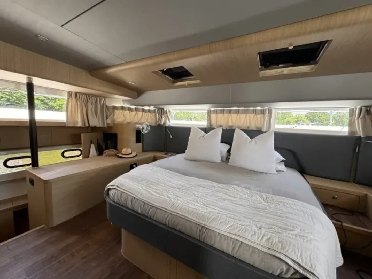 2024 Aquila 54 YACHT - Image 28
