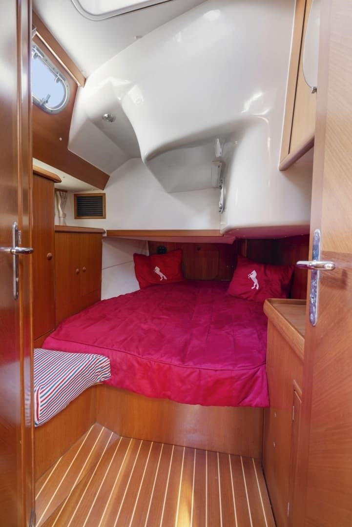 2001 Jeanneau — - Image 41