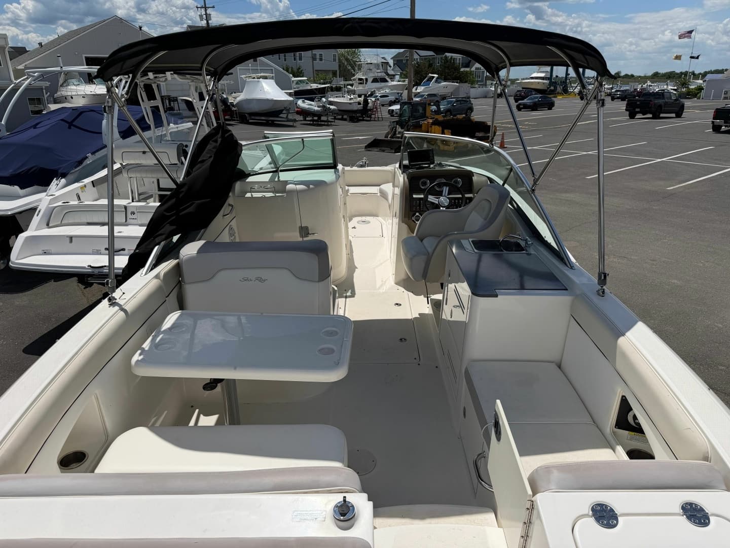 2013 Sea Ray 300 Sundeck - Image 5