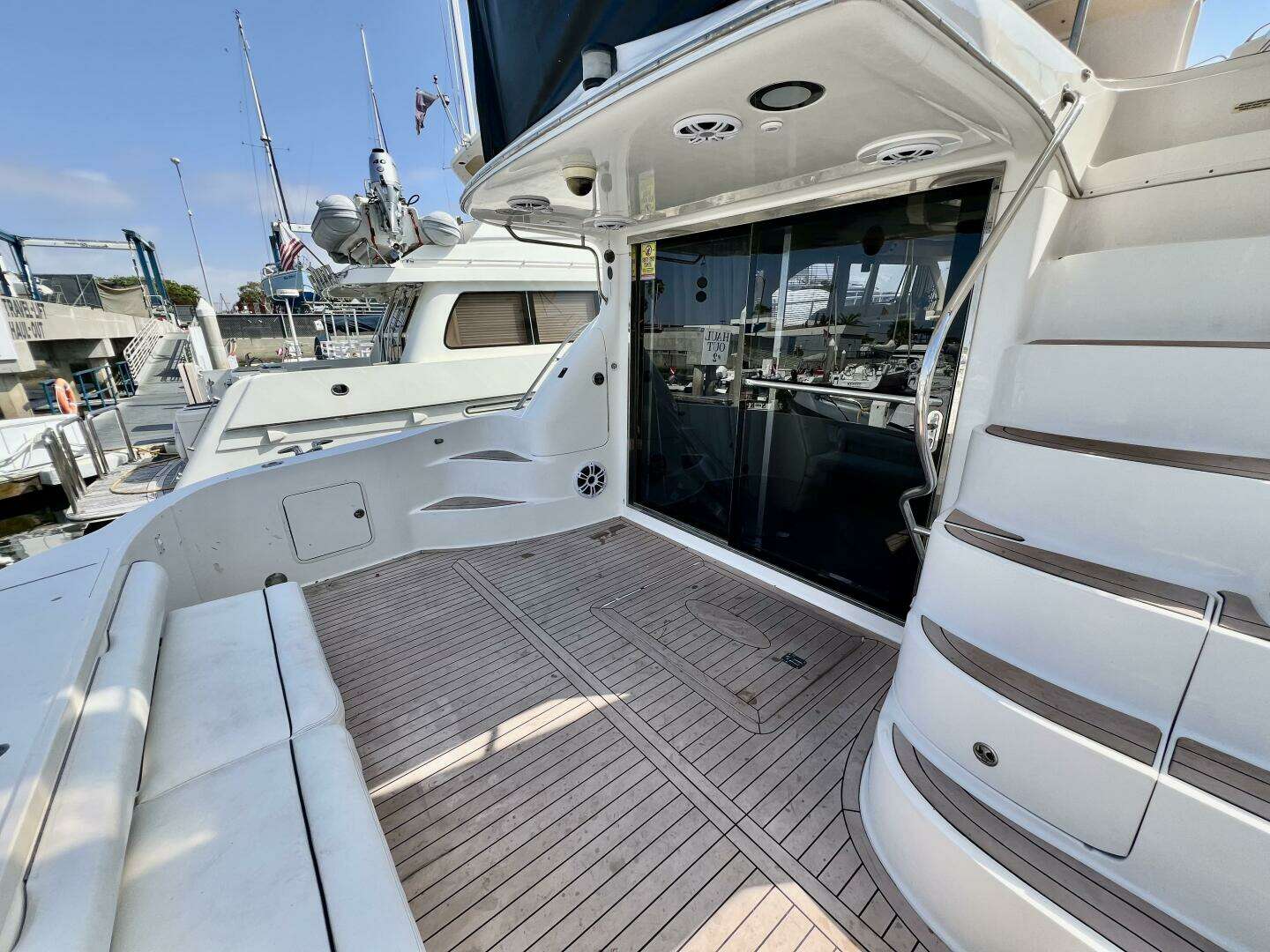 2002 Sea Ray 560 Sedan Cruiser - Image 12