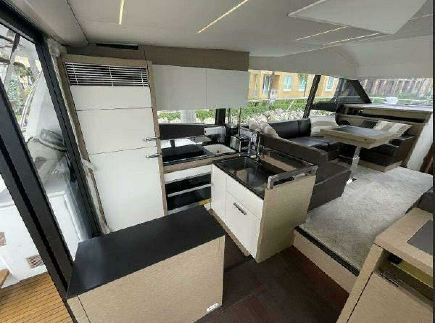 2018 Prestige 520 - Image 11