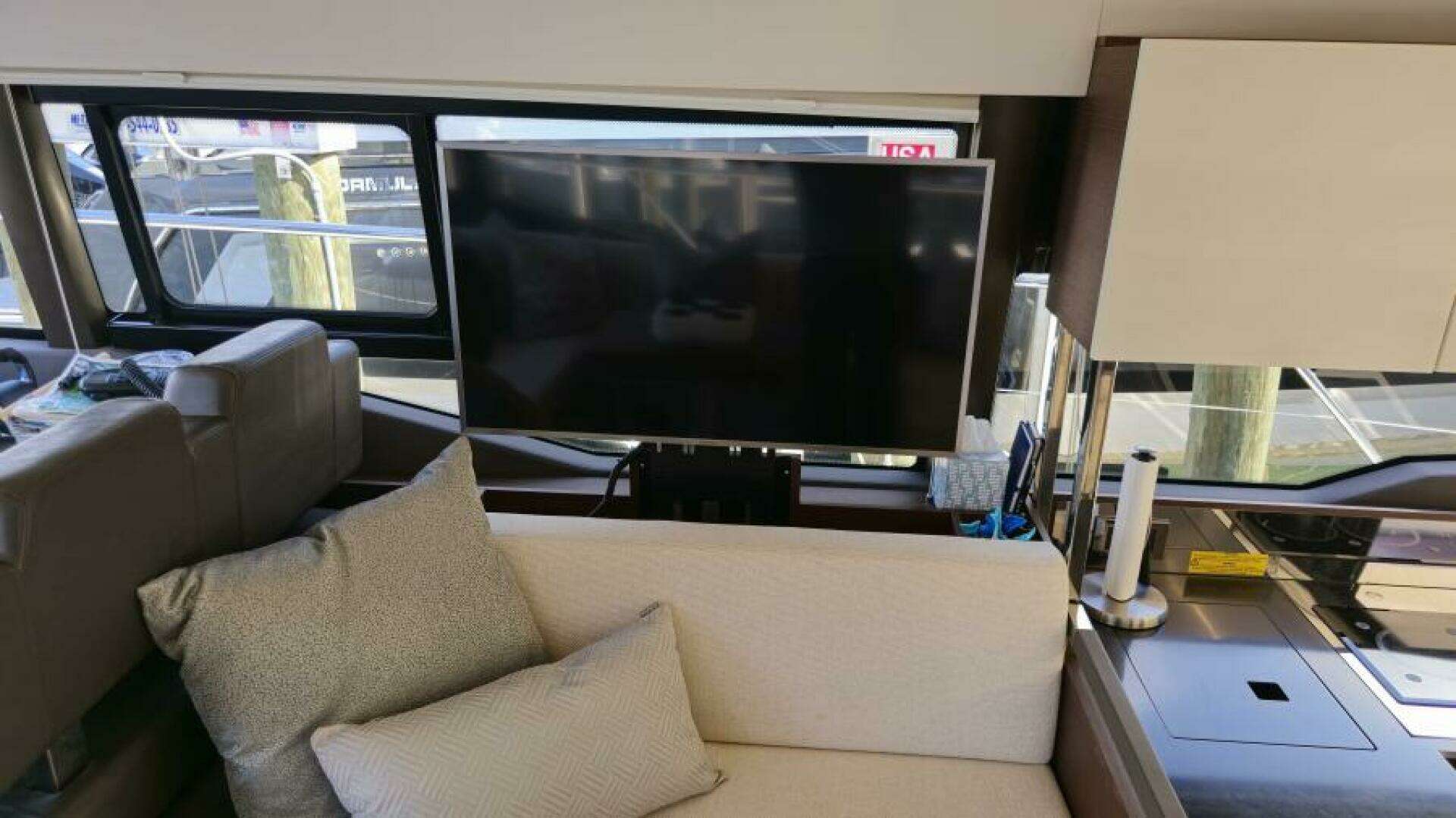 2018 Prestige 460 - Image 29
